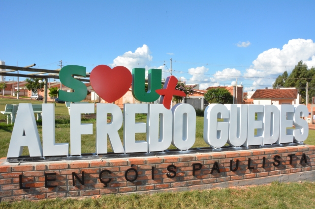 Alfredo Guedes ganha letreiro turístico; bairro recebeu várias melhorias na atual gestão