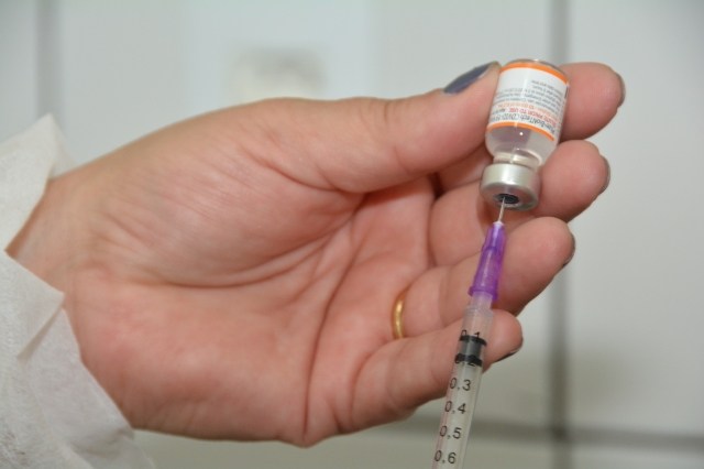 Para receber a vacinação na unidade escolar, as crianças deverão estar acompanhadas dos pais ou responsáveis