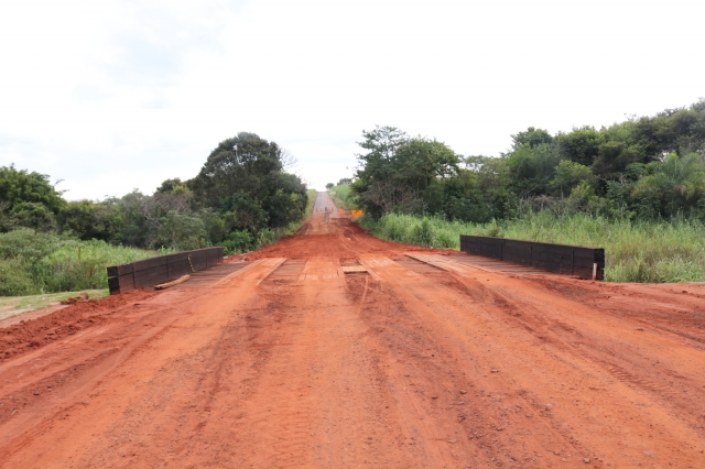Prefeitura reconstrui ponte na LEP 454