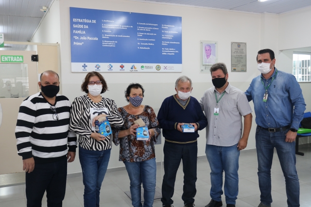 Pacientes receberam os primeiros aparelhos glicosímetros