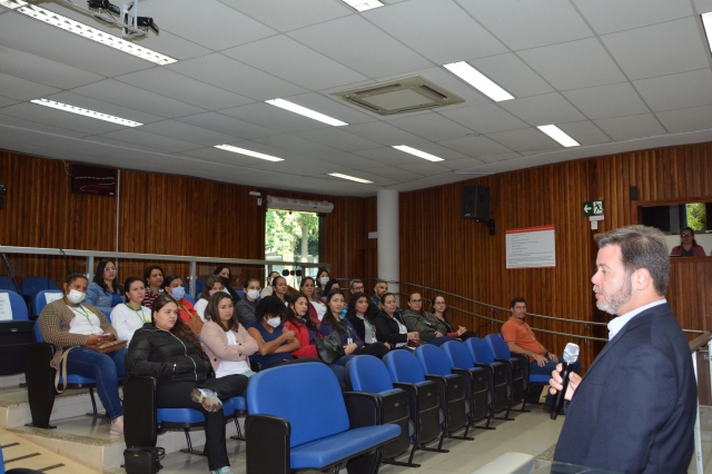 Prefeito Prado durante integração realizada com os novos servidores