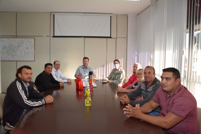 Prefeito se comprometeu com levantamento topográfico da área