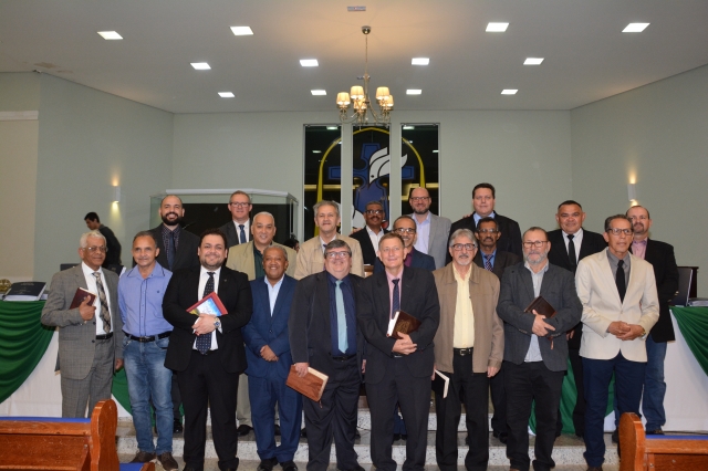 Culto reuniu autoridades do Poder Executivo, Legislativo e lideranças religiosas na IPI