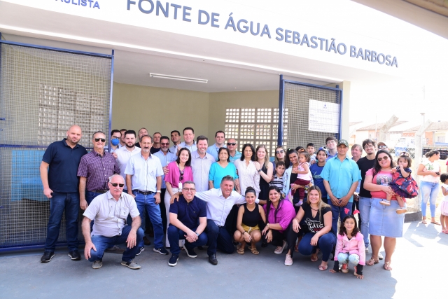 Comunidade de Alfredo Guedes acompanhou a inauguração da Fonte Sebastião Barbosa