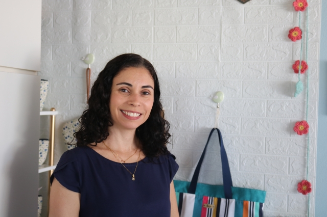 Ana Paula deixou a sala de aula para se dedicar exclusivamente à costura criativa