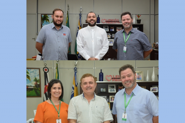 Padre Gleison e Cônego Sérgio durante encontro com o prefeito Prado nesta semana