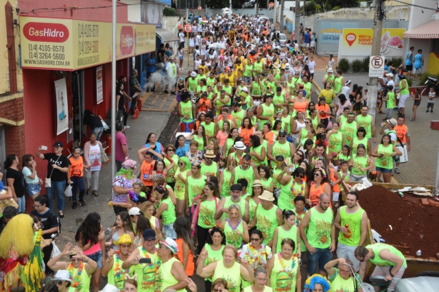 Na foto desfile de blocos durante o Carnaval de 2019 (foto arquivo Prefeitura)