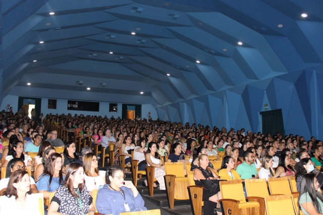 Profissionais da educação participaram de evento nesta quinta-feira, 2