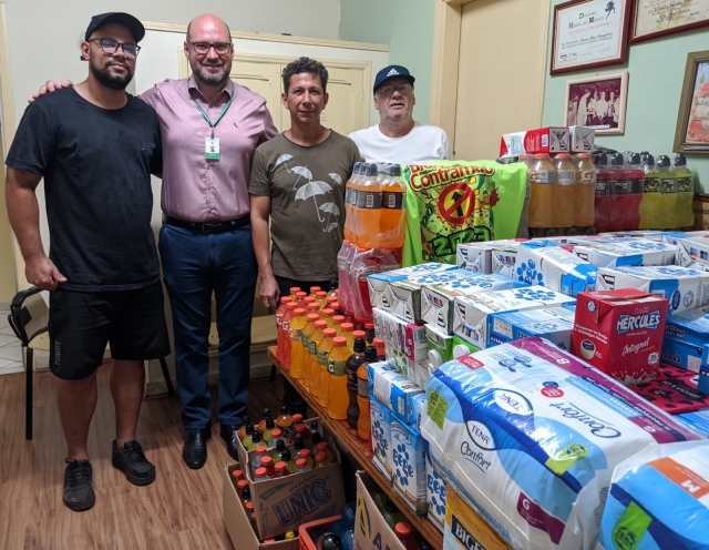 O secretário Marcelo Maganha durante encontro com representantes dos blocos que participaram do Carnaval da Alegria