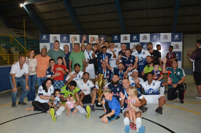 Jogadores da AAL durante a cerimônia de premiação da Série Ouro