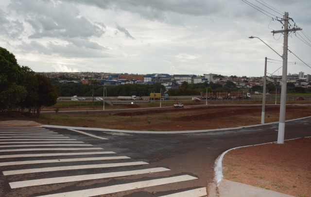 Loteamento será entregue com toda infraestrutura (asfalto, rede de água e rede de energia)