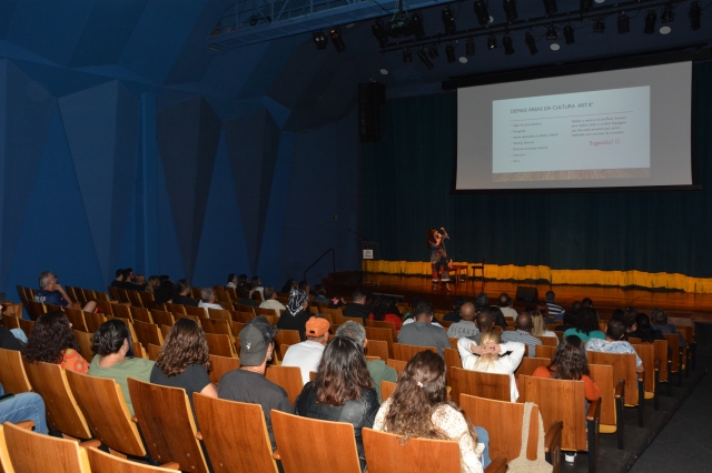 A Secretaria Municipal de Cultura está com o cadastramento aberto para Artistas, Profissionais de Arte, Cultura e Turismo em Lençóis Paulista visando o fomento à Cultura