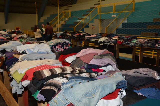 Começou nesta terça a distribuição para famílias do CRAS