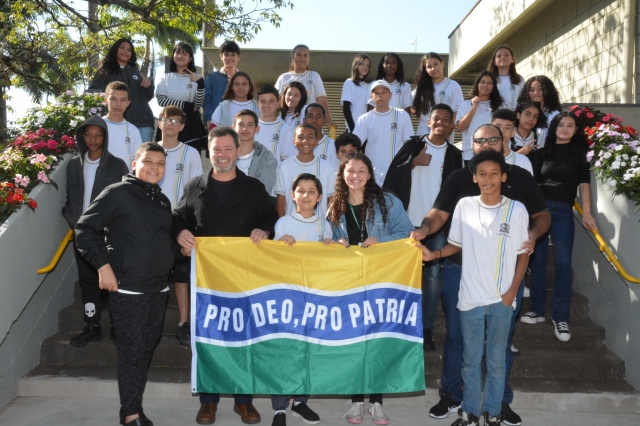 Prado durante encontro com os alunos da Escola Guiomar Fortunata Coneglian Borcat