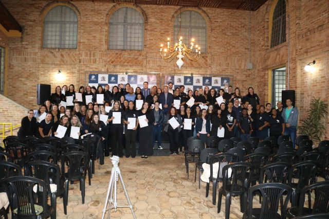 Servidores que concluíram curso de Libras receberam certificados