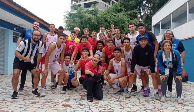 Estudantes lençoenses estão em Praia Grande para a disputa