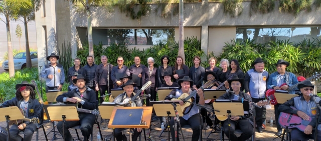 Integrantes da Orquestra durante apresentação no sábado, 30, no Circuito de Caminhada
