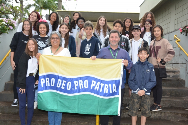 Prado durante encontro com os alunos da Escola Lina bosi Canova