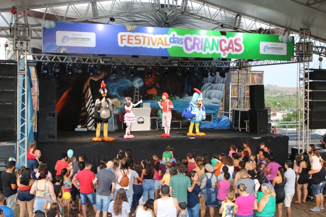 Dia da Criança foi comemorado em clima de diversão na Concha Acústica
