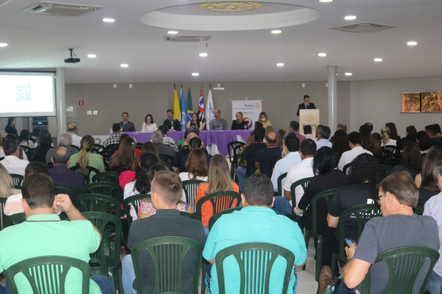 Autoridades, representantes de entidades formadoras e empresários participaram da audiência