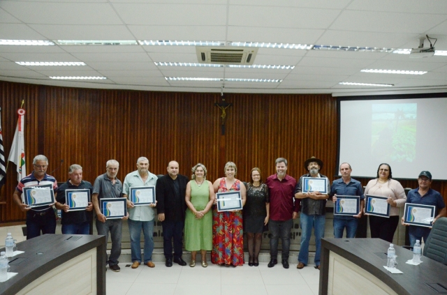 Cerimônia foi realizada na Sala de Sessões Mário Trecenti no dia 30 de novembro