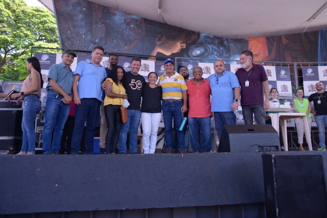 Milhares de pessoas participaram da festa na Concha Acústica