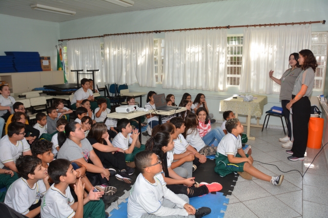 Alunos da Escola Luiz Zillo durante palestra realizada em agosto