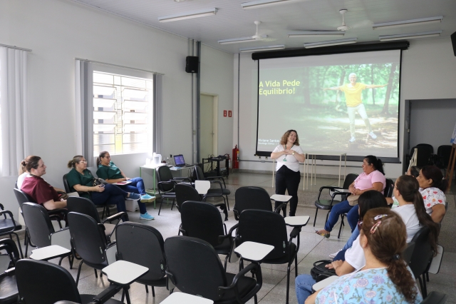 Servidores são capacitados sobre cuidados com a saúde mental