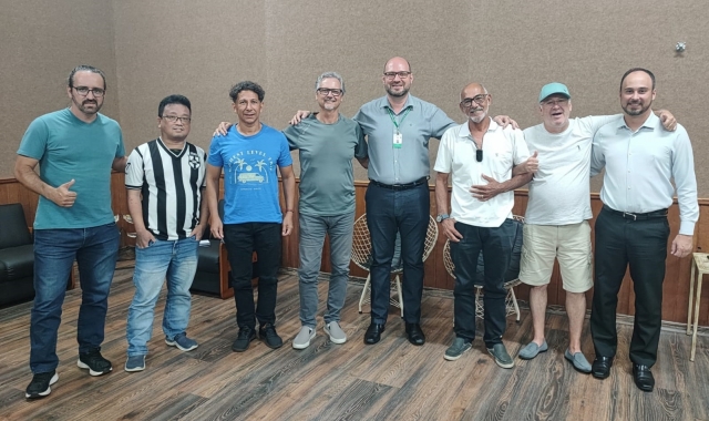 Representantes dos blocos durante com o secretário de Cultura, maestro Marcelo Maganha