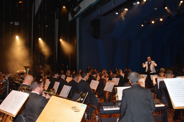 Na foto, Orquestra de Sopros sob a regência do maestro Marcelo Maganha durante cerimônia em comemoração aos 80 anos do Hospital Nossa Senhora da Piedade