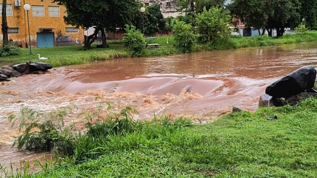 Com grande volume de chuva, Rio Lençóis e afluentes tiveram elevação no nível