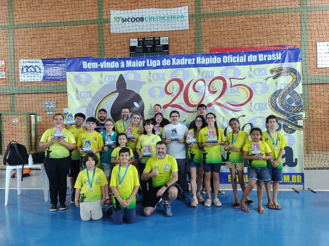 Etapa disputada em Campos de Holambra reuniu 115 atletas de onze municípios; na foto, equipe lençoense de xadrez
