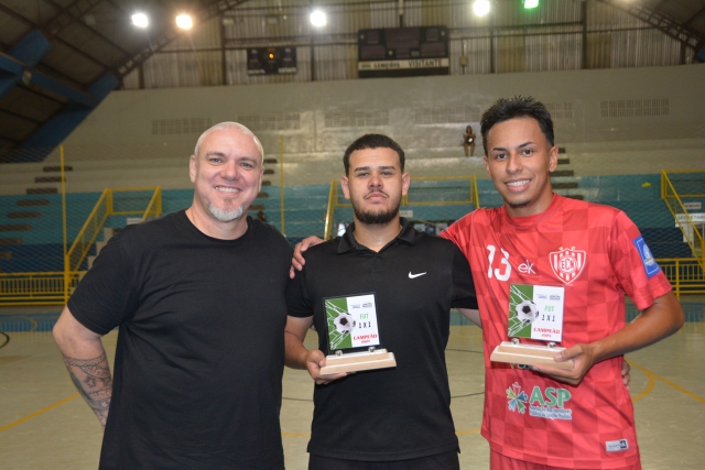 Na foto, atletas da equipe do Primavera, que conquistou o título do Fut 1 x 1