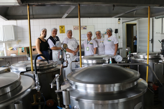 Cozinha Piloto: Compromisso e qualidade com prazer em servir