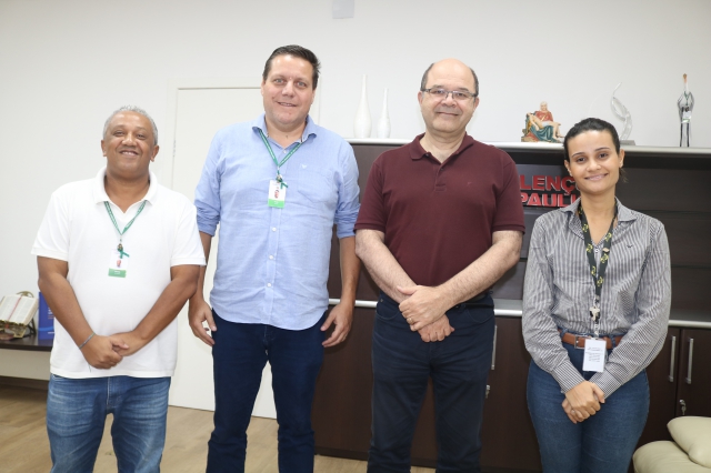 Superintendente do DER visita gabinete antes da entrega das obras da SP 261