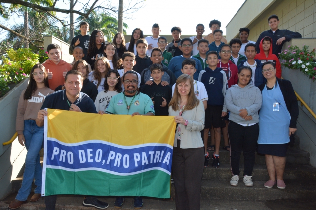 Escola na Prefeitura - prefeito recebe alunos da Escola Idalina Canova de Barros